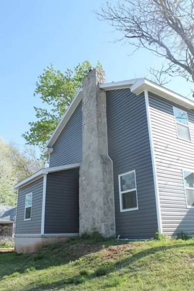 Main picture of 435 W Division St