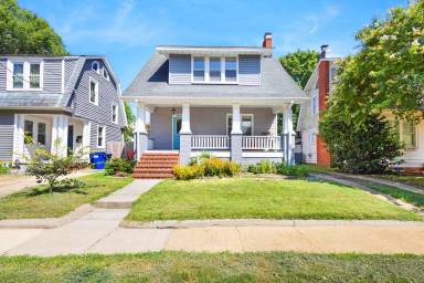 Main picture of 4610 Newport Ave