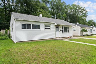 Main picture of 412 Woodbury Lake Dr