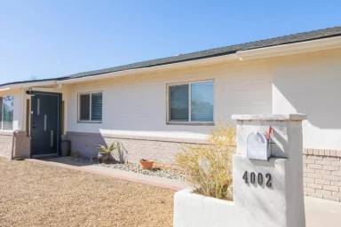 Main picture of 4002 N 40th St