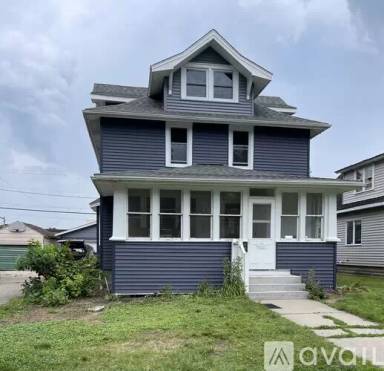 Main picture of 409 W Adams St