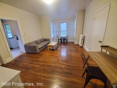 Main picture of 105 N Quarry St