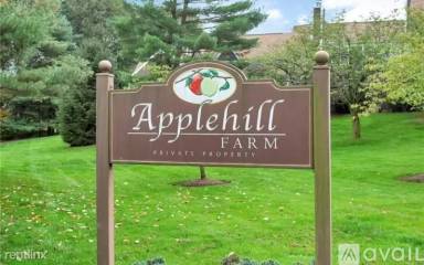 Main picture of 12 Hillside Pl