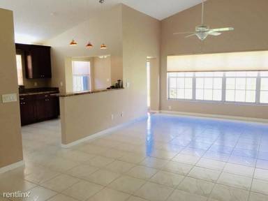 Main picture of 207 Moccasin Trl N