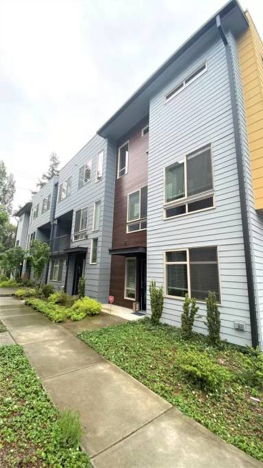 Main picture of 16363 NE 12th Pl