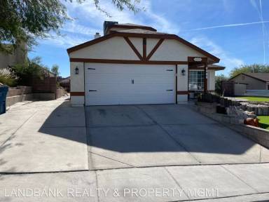 Main picture of 7053 Adelaide Ave