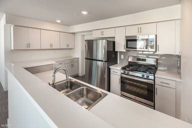 Main picture of 5210 W Olympic Blvd