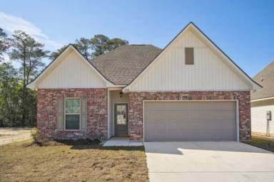 Main picture of 300 Covington Cottage Ln