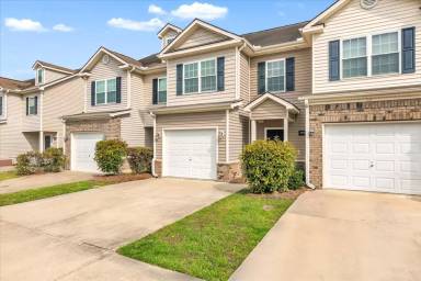 Main picture of 320 Canyon Oak Loop