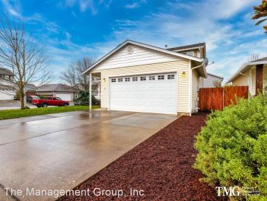 Main picture of 2423 NE 165th Ave