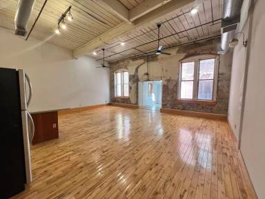 Main picture of 112 S Gay St