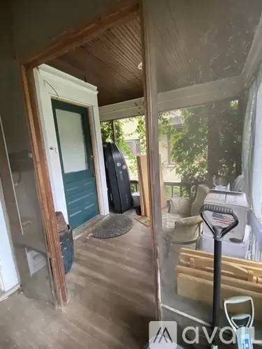 Main picture of 2412 Girard Ave S