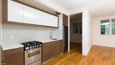 Main picture of 106 Meserole St