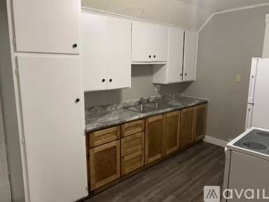 Main picture of 412 E 7th St