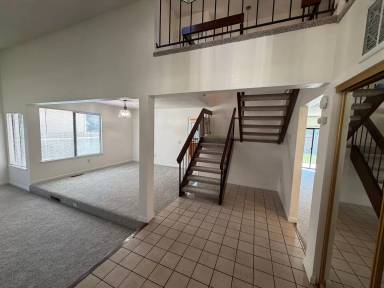 Main picture of 872 Shellwood Way