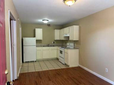 Main picture of 1706 Powell St