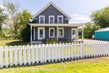 Main picture of 124 Main St
