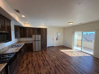 Main picture of 1406 N Bradley Rd