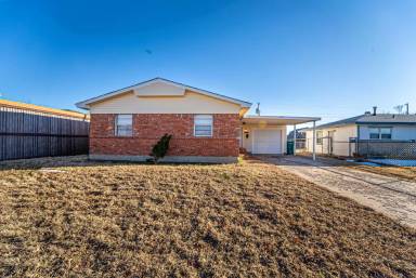 Main picture of 3328 SW Murray Dr