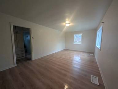 Main picture of 3770 State St