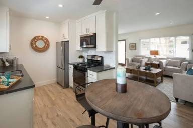 Main picture of 3435 Artesia Blvd