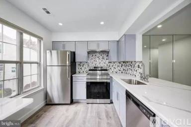 Main picture of 311B Delancey Pl