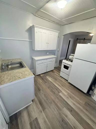 Main picture of 141 S Wild Olive Ave