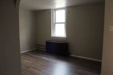 Main picture of 126 W 9th Ave