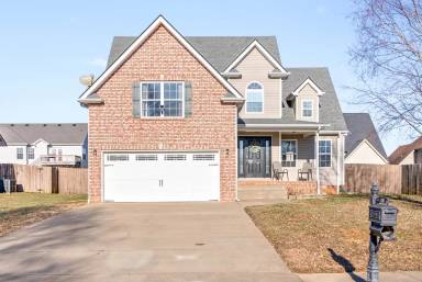 Main picture of 1573 Apache Way