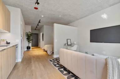 Main picture of 1020 W Jackson Blvd