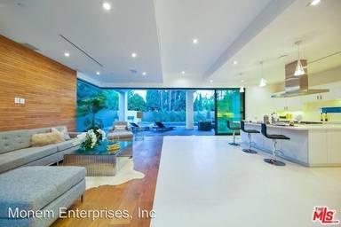 Main picture of 926 N Crescent Heights Blvd