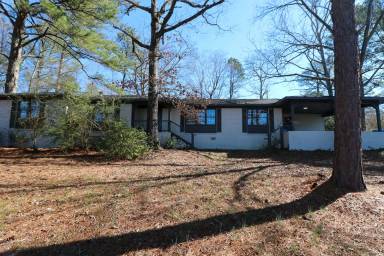 Main picture of 1106 Martin St N