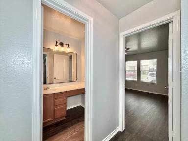 Main picture of 83 Booker Palm