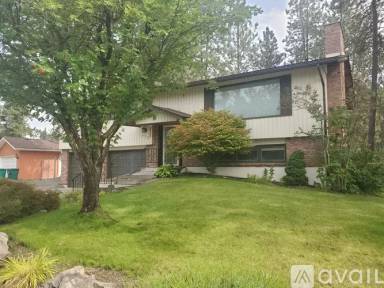 Main picture of 219 W Florence Ave