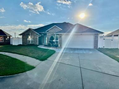 Main picture of 9609 Southlake Dr