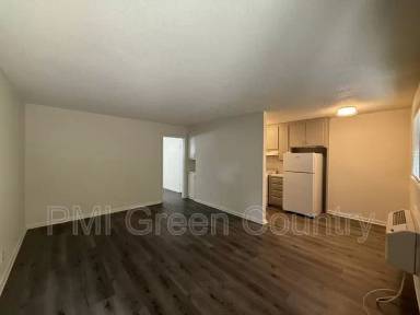 Main picture of 2540 E 7th St