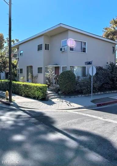 Main picture of 263 S Church Ln