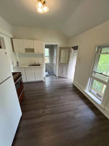 Main picture of 416 1/2 Callon St