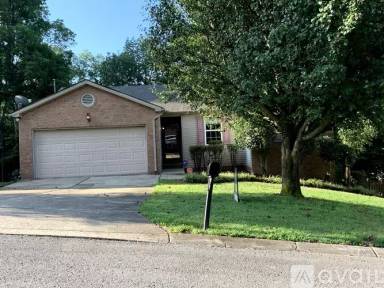 Main picture of 136 Bradford Cir