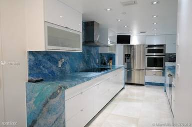 Main picture of 3200 Collins Ave