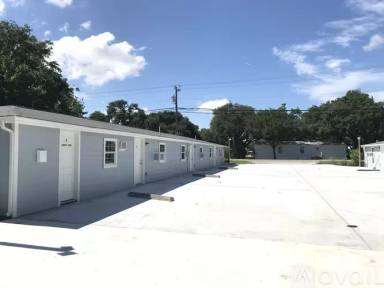 Main picture of 1611 Main St