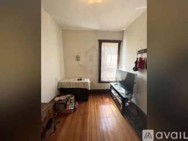 Main picture of 223 Holland St