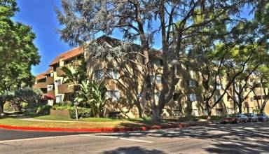 Main picture of 14141 Dickens St