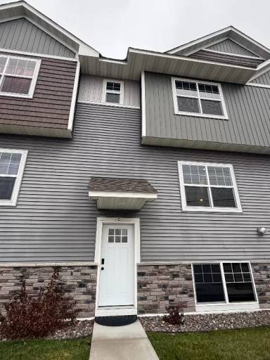 Main picture of 10280 3rd St NE