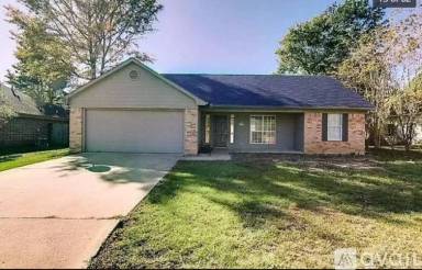 Main picture of 27 Green Oak Cir
