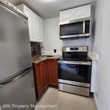 Main picture of 6966 Byron Ave