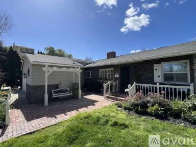 Main picture of 307 Eadington Ave