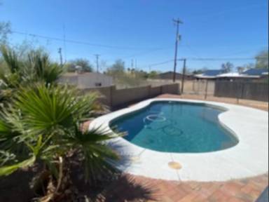 Main picture of 819 E Alturas St