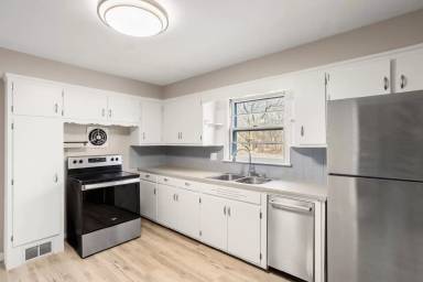 Main picture of 304 W Northland Ave