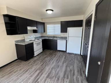 Main picture of 1514 W 4th Ave